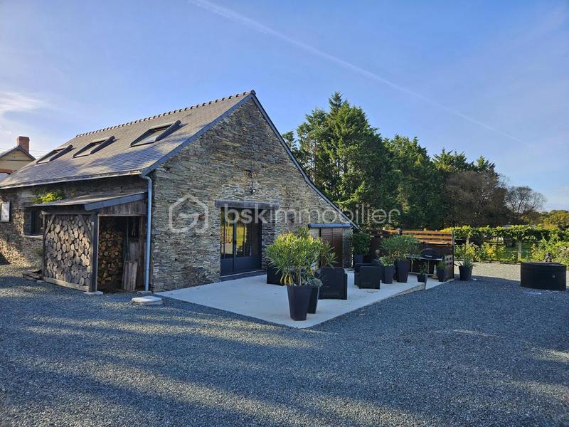 Propriété - 266 m² - 12 pièces