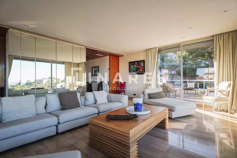 Maison - 313 m² - 9 pièces