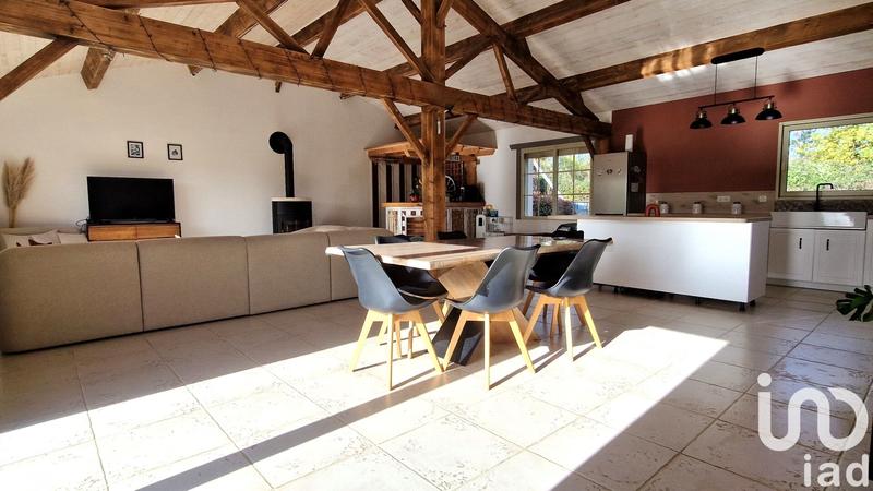 Maison - 202 m² - 6 pièces