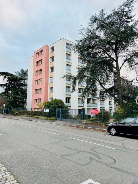 Appartement - 93 m² - 4 pièces