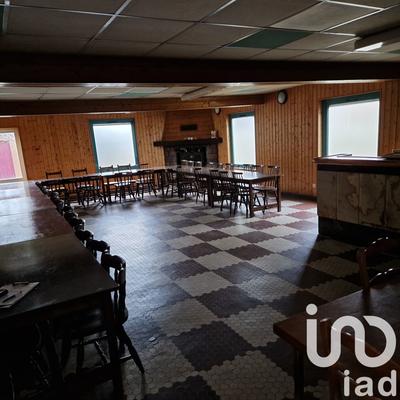 Maison - 260 m² - 11 pièces