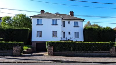 Maison - 185 m² - 10 pièces