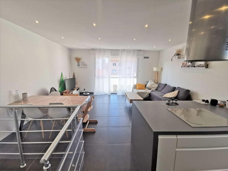 Appartement - 77 m² - 3 pièces