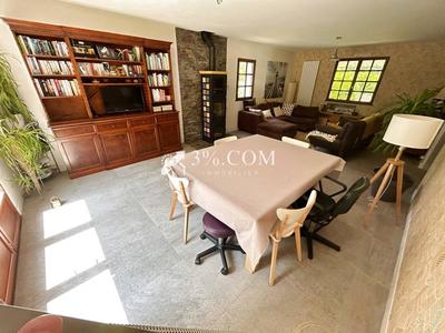 Maison - 205 m² - 8 pièces