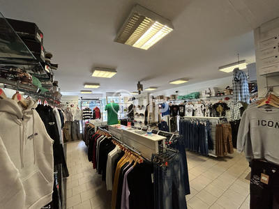 Local commercial - 85 m² - 2 pièces