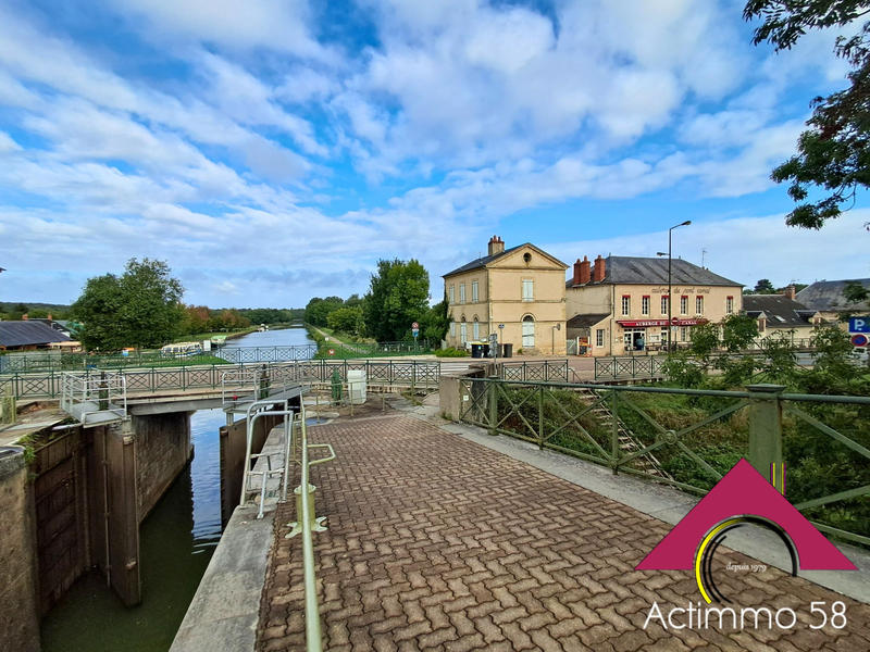 Fonds de commerce - Magasins - 1 080 m²