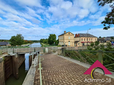 Fonds de commerce - Magasins - 1 080 m²