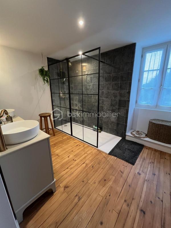 Maison en pierre - 180 m² - 6 pièces