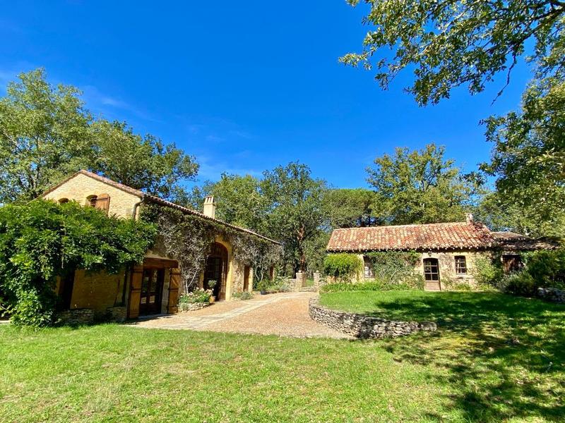 Propriété - 105 m² - 4 pièces