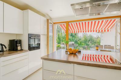 Maison - 238 m² - 7 pièces