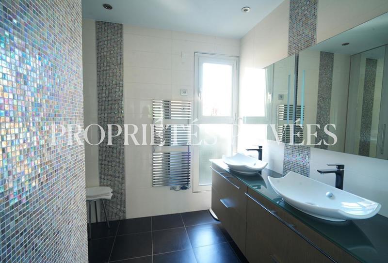 Maison - 309 m² - 6 pièces