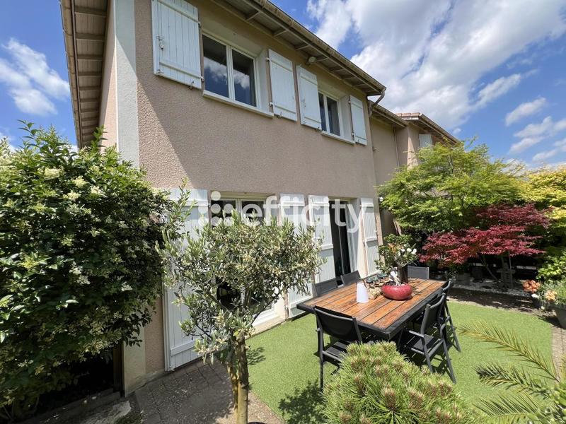 Maison - 95 m² - 5 pièces