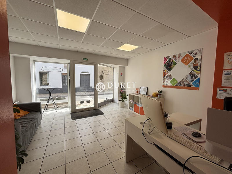 Local commercial - 90 m² - 4 pièces