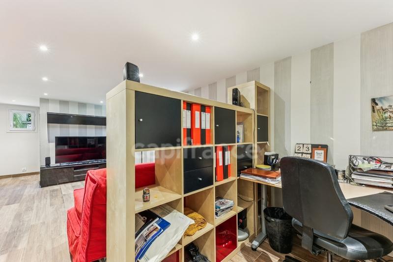 Maison - 200 m² - 8 pièces