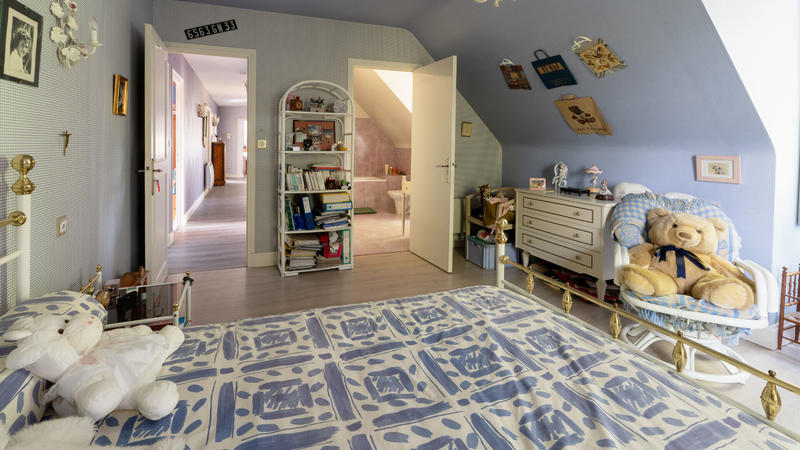 Maison - 325 m² - 7 pièces