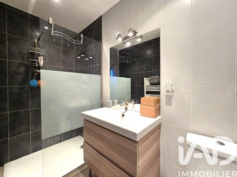 Maison - 335 m² - 10 pièces