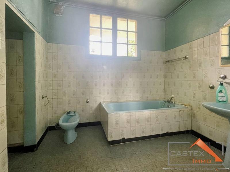 Maison - 334 m² - 9 pièces