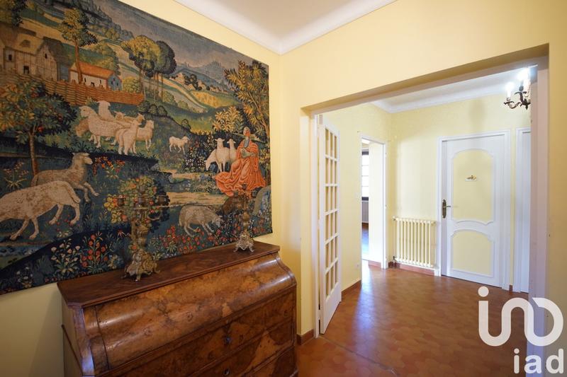 Maison - 235 m² - 10 pièces