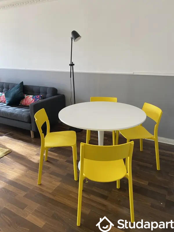 Chambre - 12 m² - 1 pièce