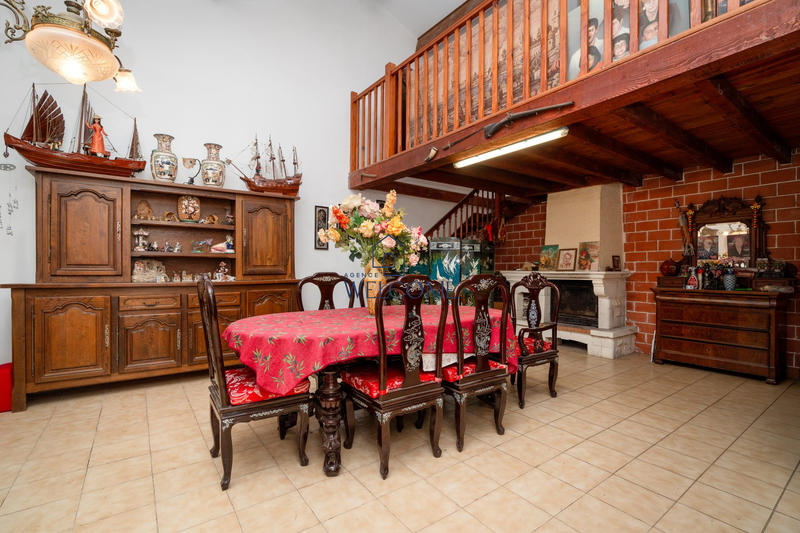 Viager - Maison - 202 m² - 7 pièces