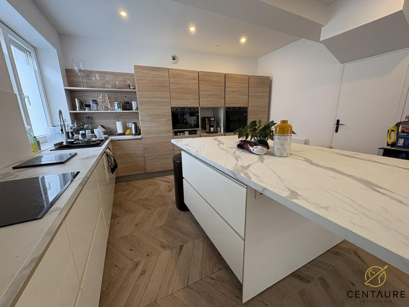 Maison ancienne - 211 m² - 6 pièces