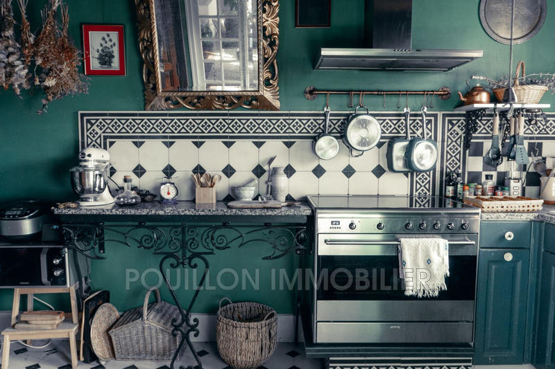 Demeure - 330 m² - 12 pièces