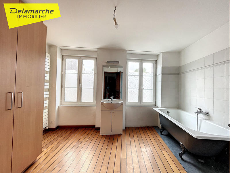Maison - 225 m² - 7 pièces