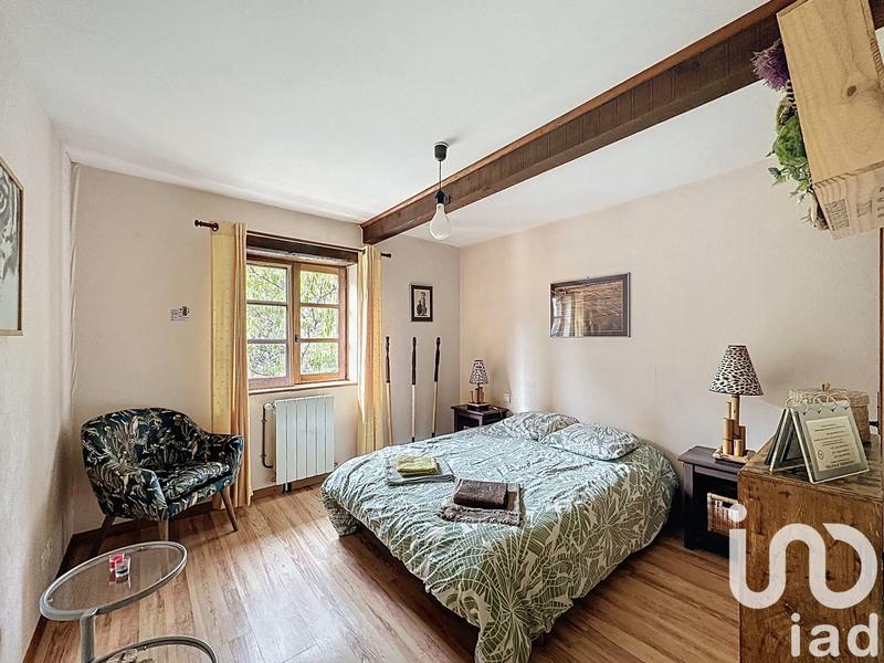 Maison - 313 m² - 15 pièces