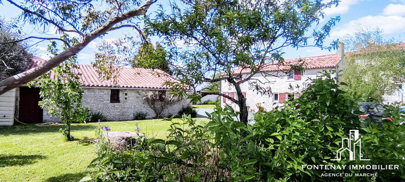 Maison - 202 m² - 8 pièces