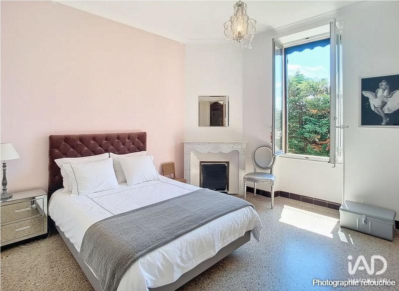 Maison - 224 m² - 8 pièces