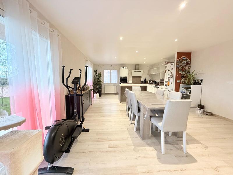 Maison - 140 m² - 5 pièces