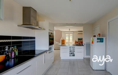 Maison - 121 m² - 6 pièces