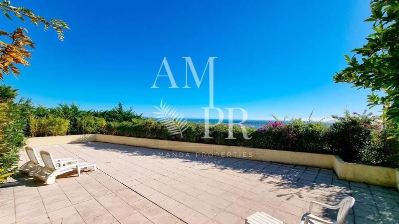 Villa - 300 m² - 7 pièces