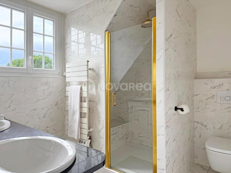 Maison - 190 m² - 6 pièces