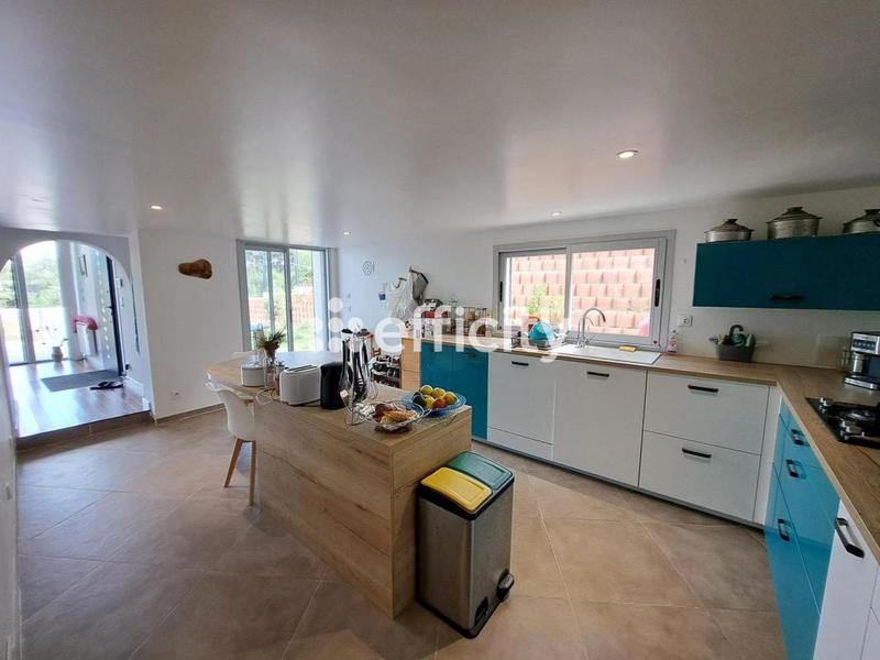 Maison - 288 m² - 10 pièces