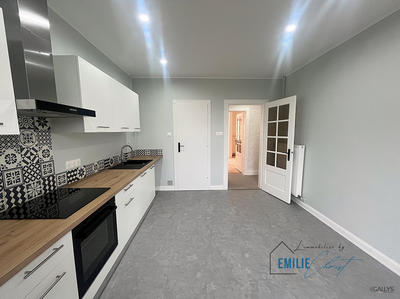 Appartement - 95 m² - 3 pièces