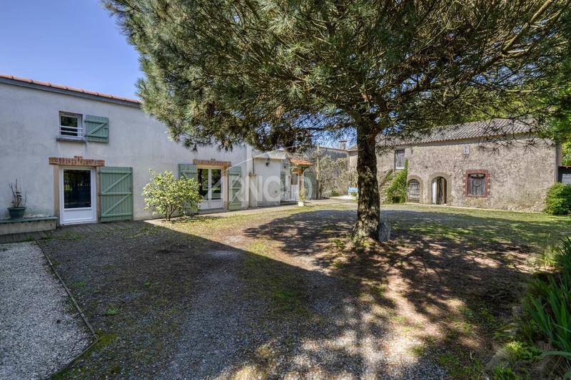 Maison - 140 m² - 5 pièces