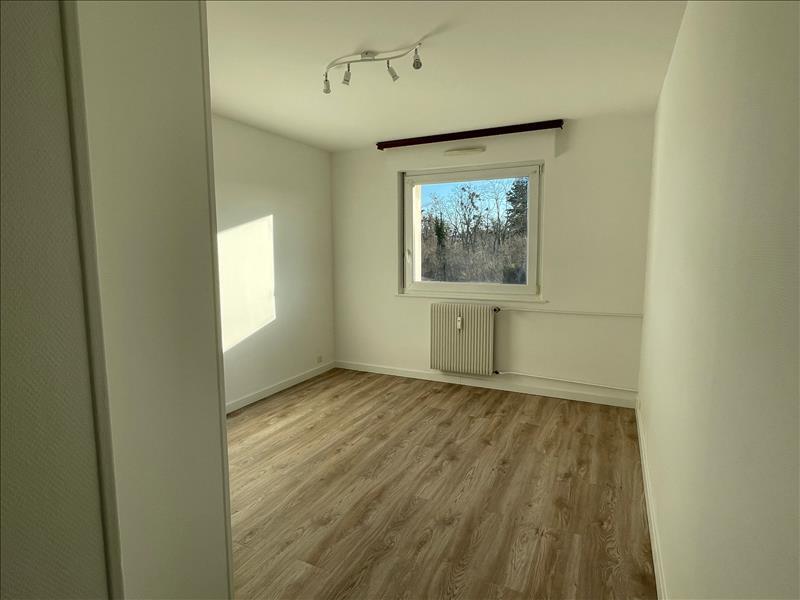 Appartement - 80 m² - 3 pièces