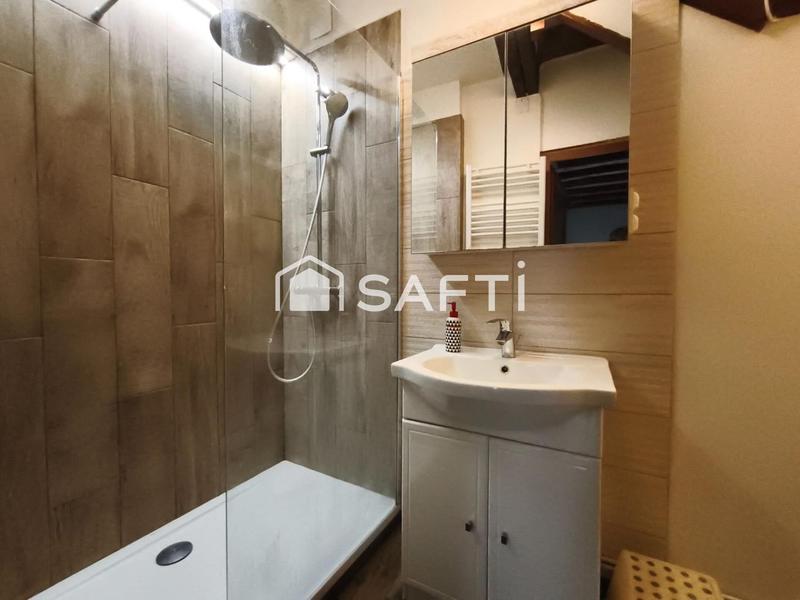 Maison - 200 m² - 8 pièces