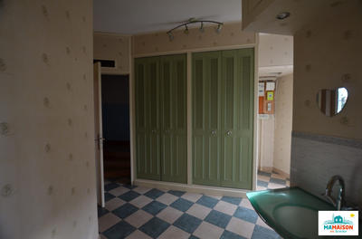 Maison traditionnelle - 230 m² - 6 pièces