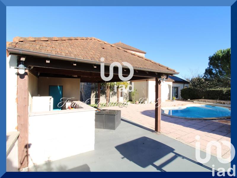 Maison - 195 m² - 7 pièces