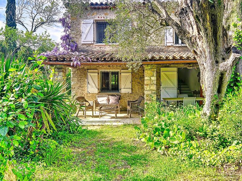 Maison - 210 m² - 8 pièces