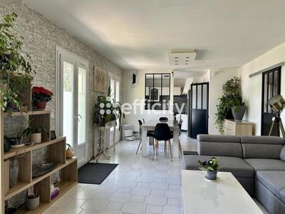 Maison - 151 m² - 7 pièces