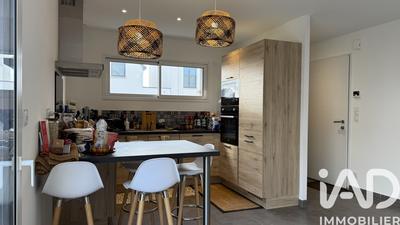 Maison - 93 m² - 4 pièces