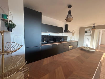 Appartement - 85 m² - 5 pièces