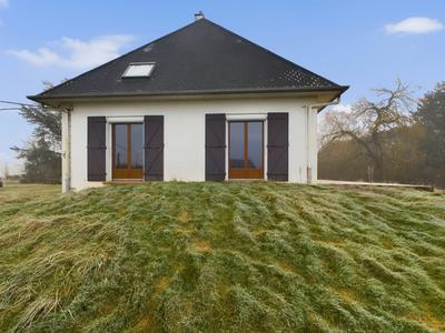 Maison - 245 m² - 9 pièces