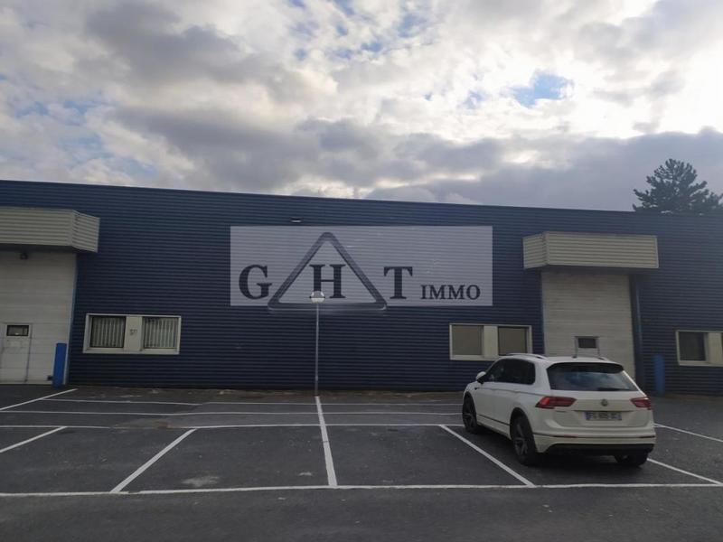 Entrepôt - 1 080 m²