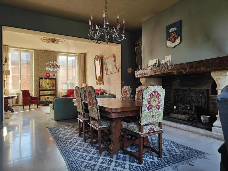 Maison - 460 m² - 20 pièces