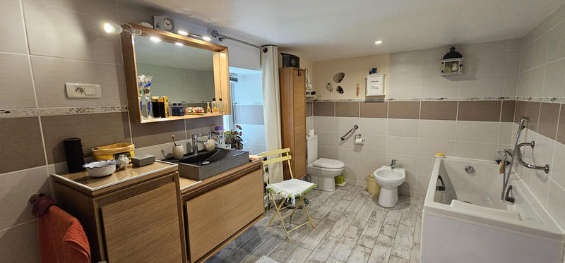 Propriété - 276 m² - 9 pièces