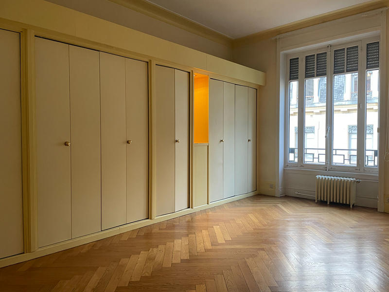 Appartement - 177 m² - 5 pièces